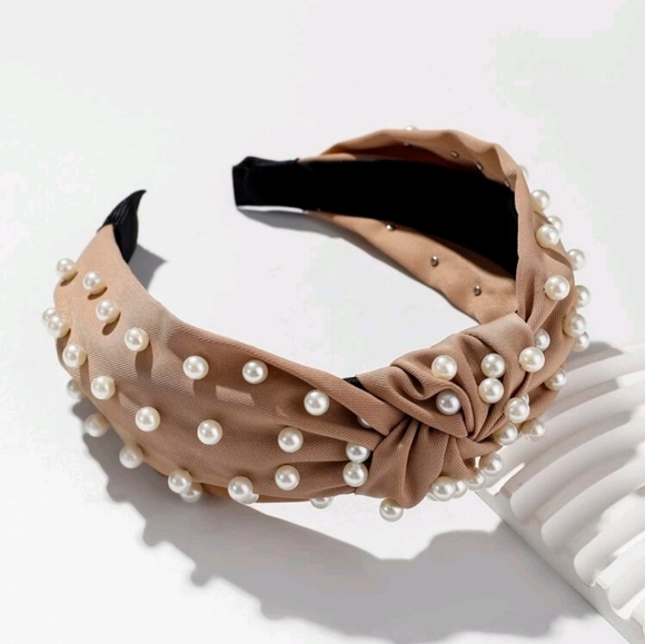 Knot design headband with riveted pearls - Picture 3 of 3